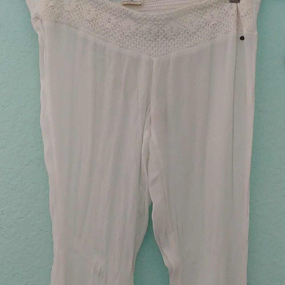 O'Neill white pants